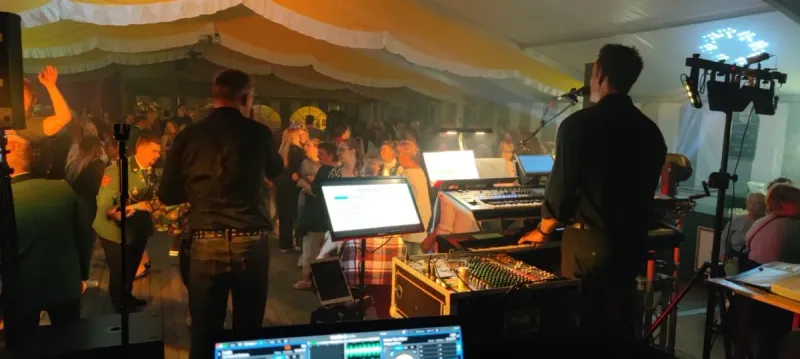 LiveBand: Teddy Taste meets Richie & MadSax